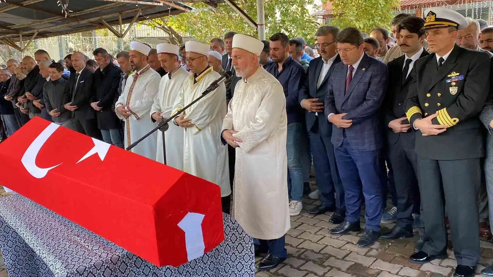 Maden işçisi Taner Şen son yolculuğuna uğurlandı