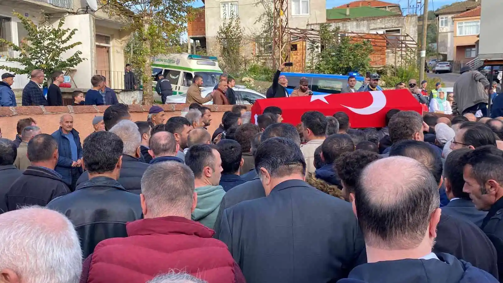 Maden işçisi Taner Şen son yolculuğuna uğurlandı