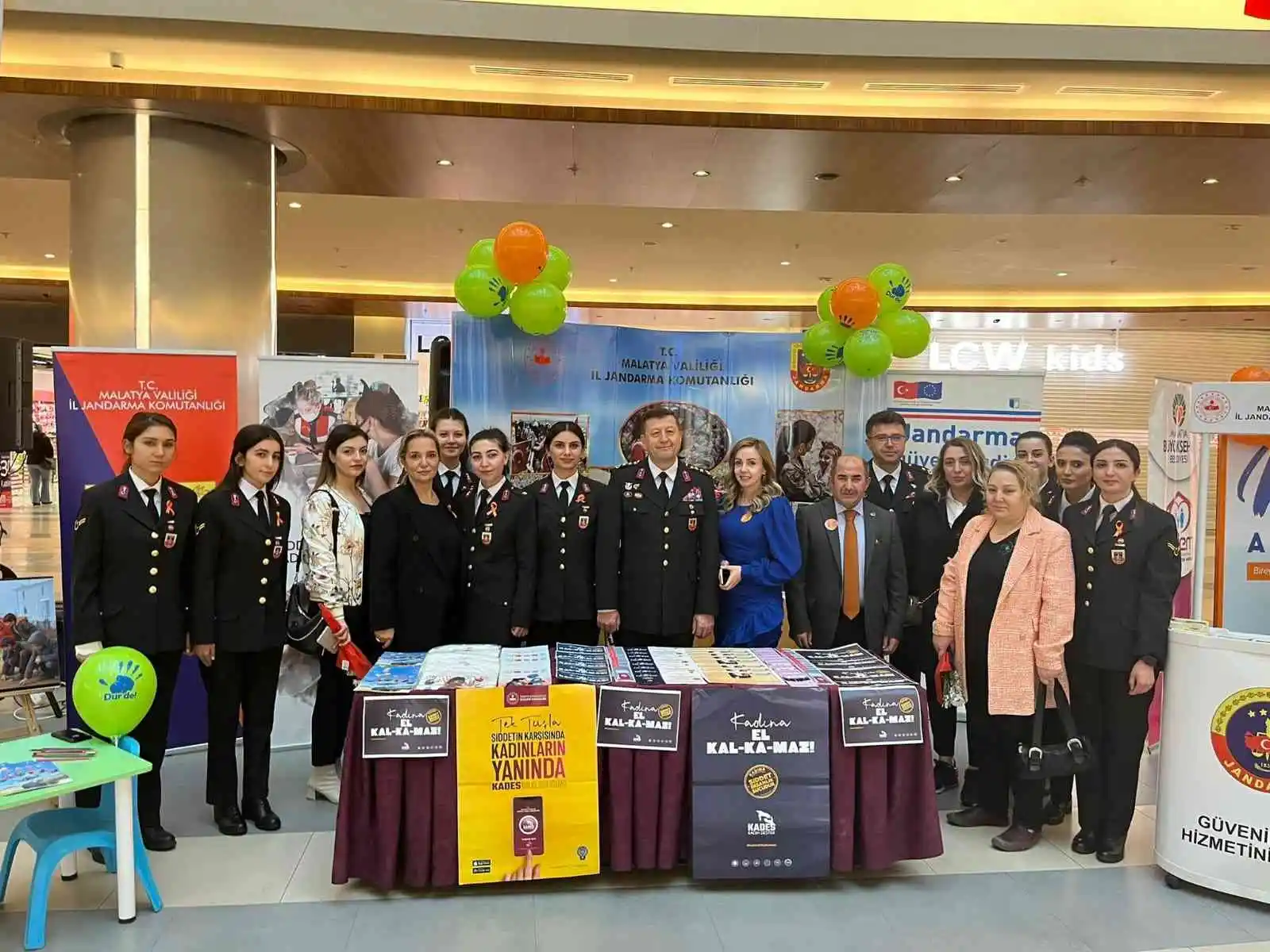 Malatya Park AVM’de kadına yönelik şiddetle mücadele günü etkinliği