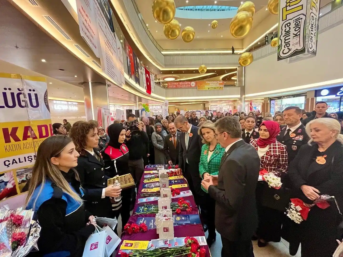 Malatya Park AVM’de kadına yönelik şiddetle mücadele günü etkinliği