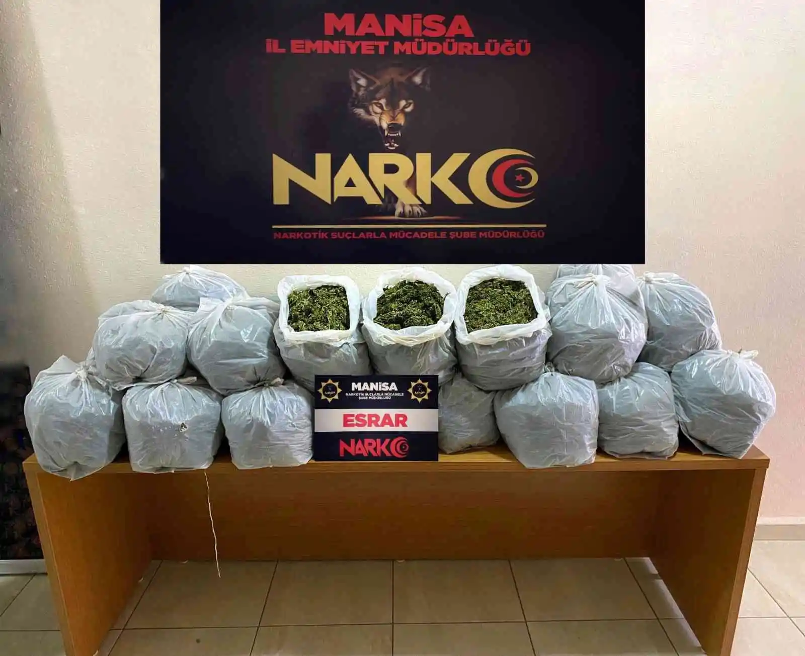 Manisa polisinden 2 ilde uyuşturucu operasyonu: 72 kilo esrar ele geçirildi, 3 kişi tutuklandı