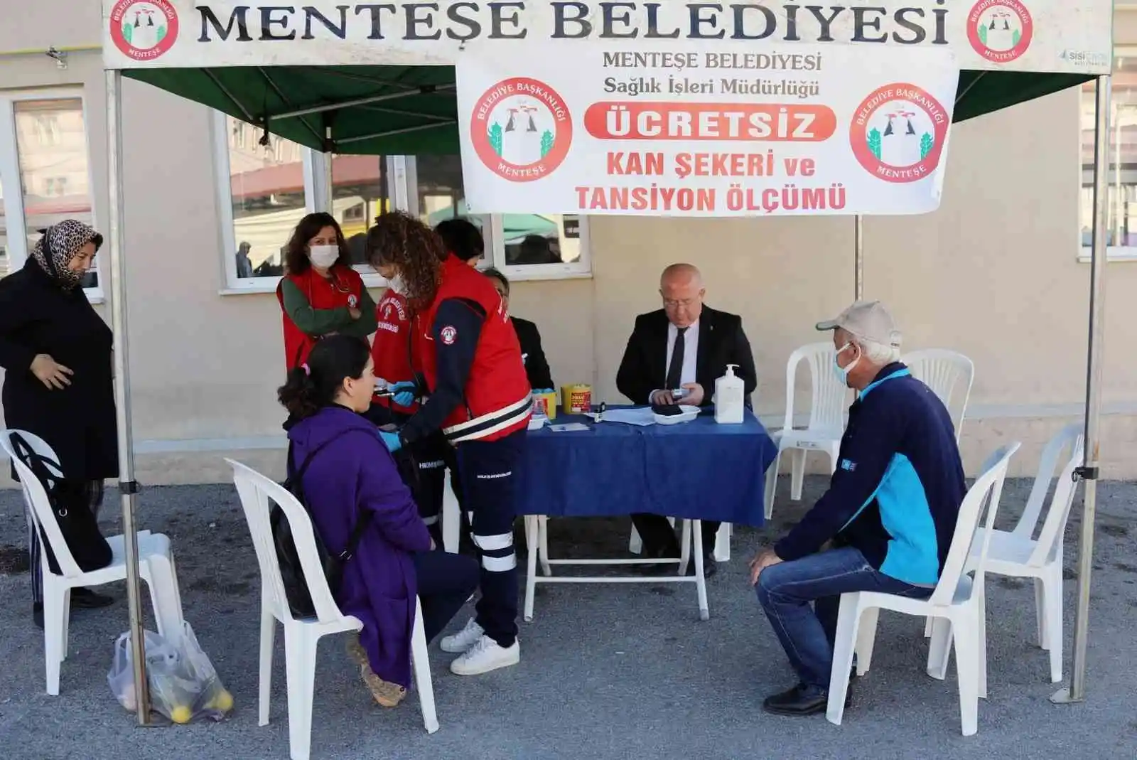 Menteşe Belediyesi'nden ücretsiz şeker ölçümü