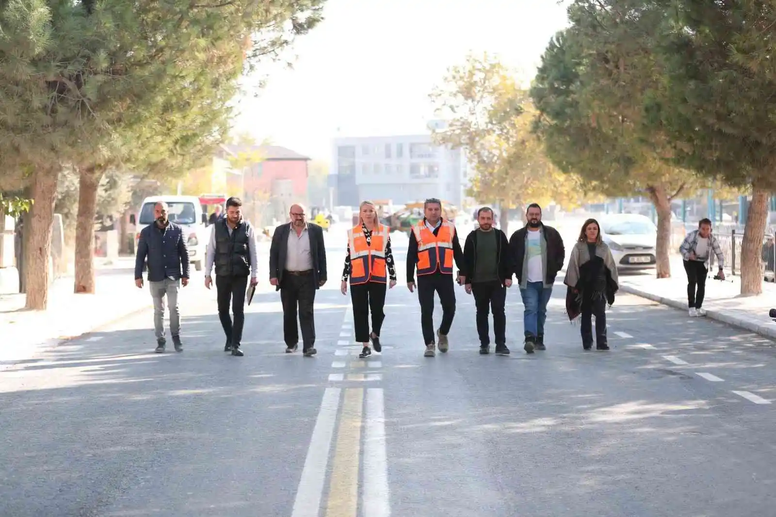 Merkezefendi'de yol ve kaldırımlar modern görünüme kavuşuyor