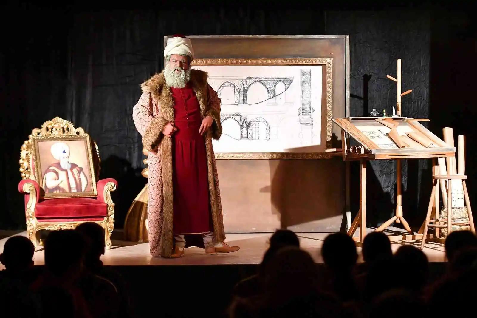 Mersin'de 'Ben Mimar Sinan' oyunu sahnelendi
