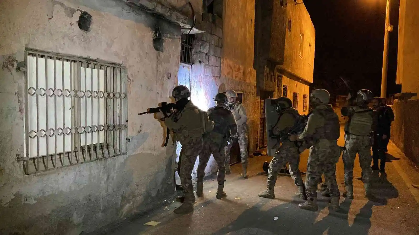 Mersin’de YPG’ye gece operasyonu