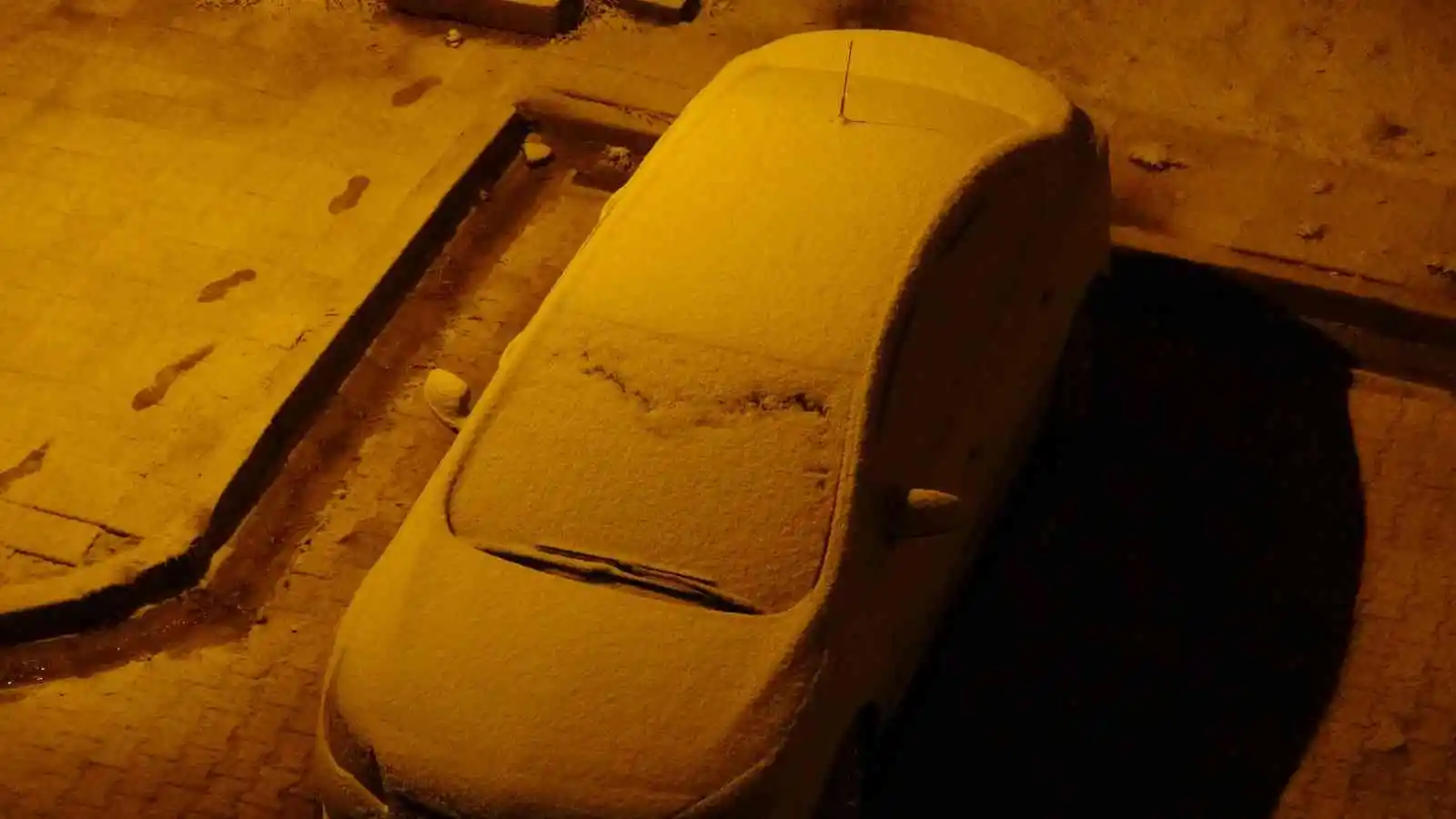 Meteoroloji uyarmıştı, Yüksekova beyaza büründü