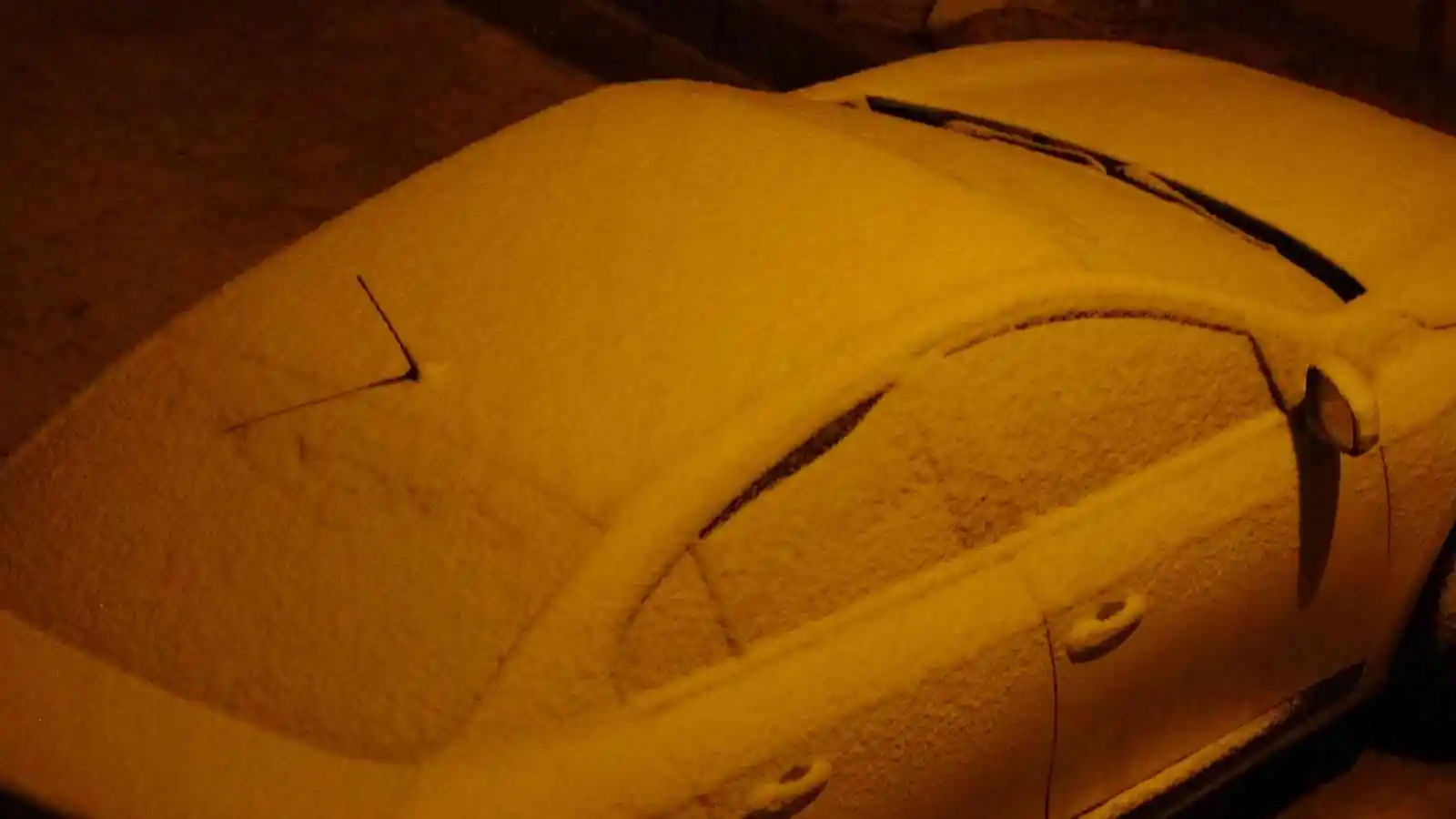 Meteoroloji uyarmıştı, Yüksekova beyaza büründü