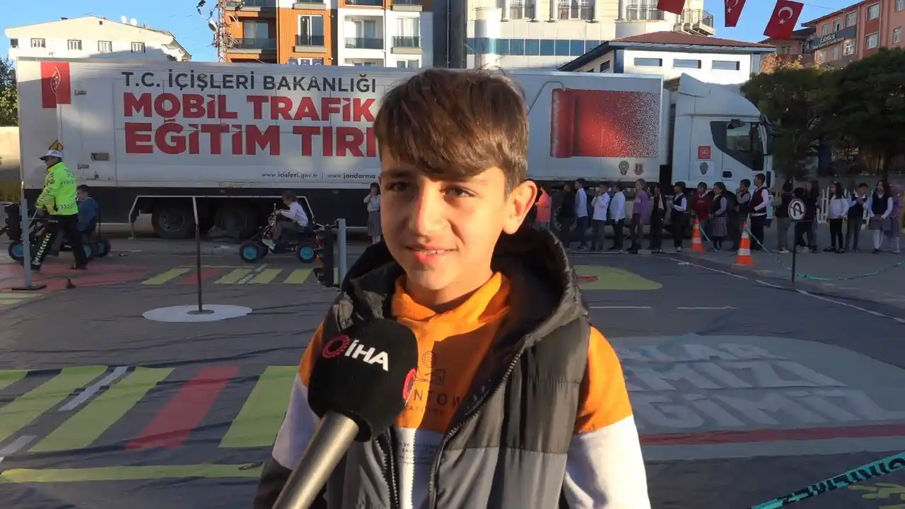 Mobil trafik eğitim tırı Erciş’te