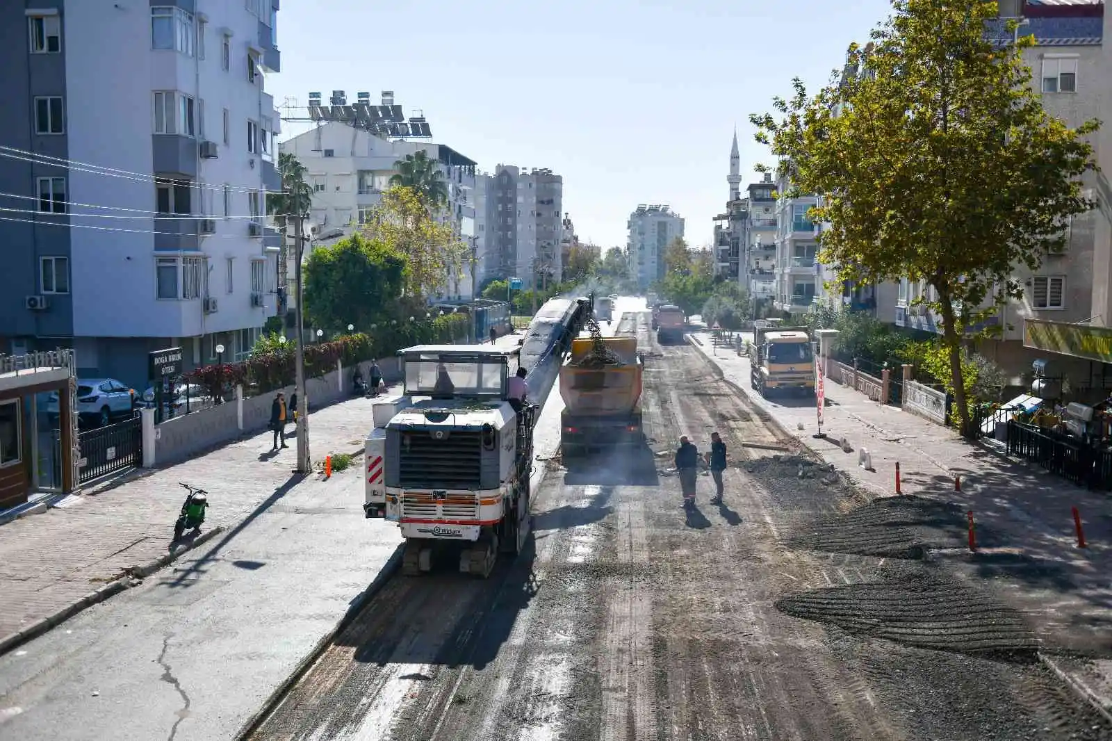 Muratpaşa, 2033 Sokak’ta yenileme çalışması