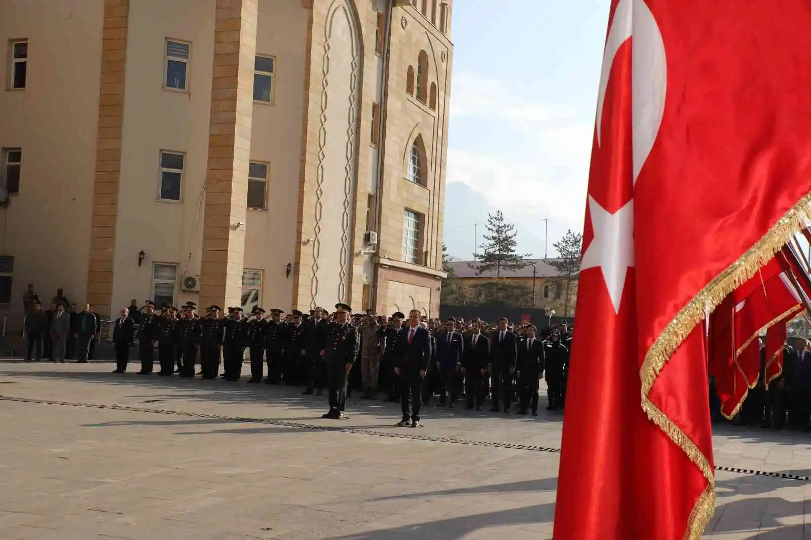 Mustafa Kemal Atatürk Hakkari’de anıldı
