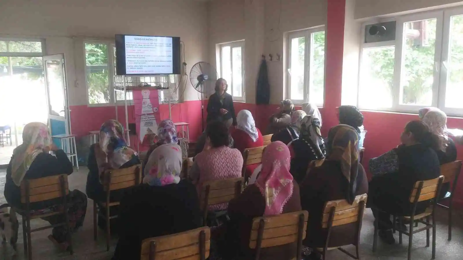 Nazillili kadınlar kansere karşı bilgilendiriliyor