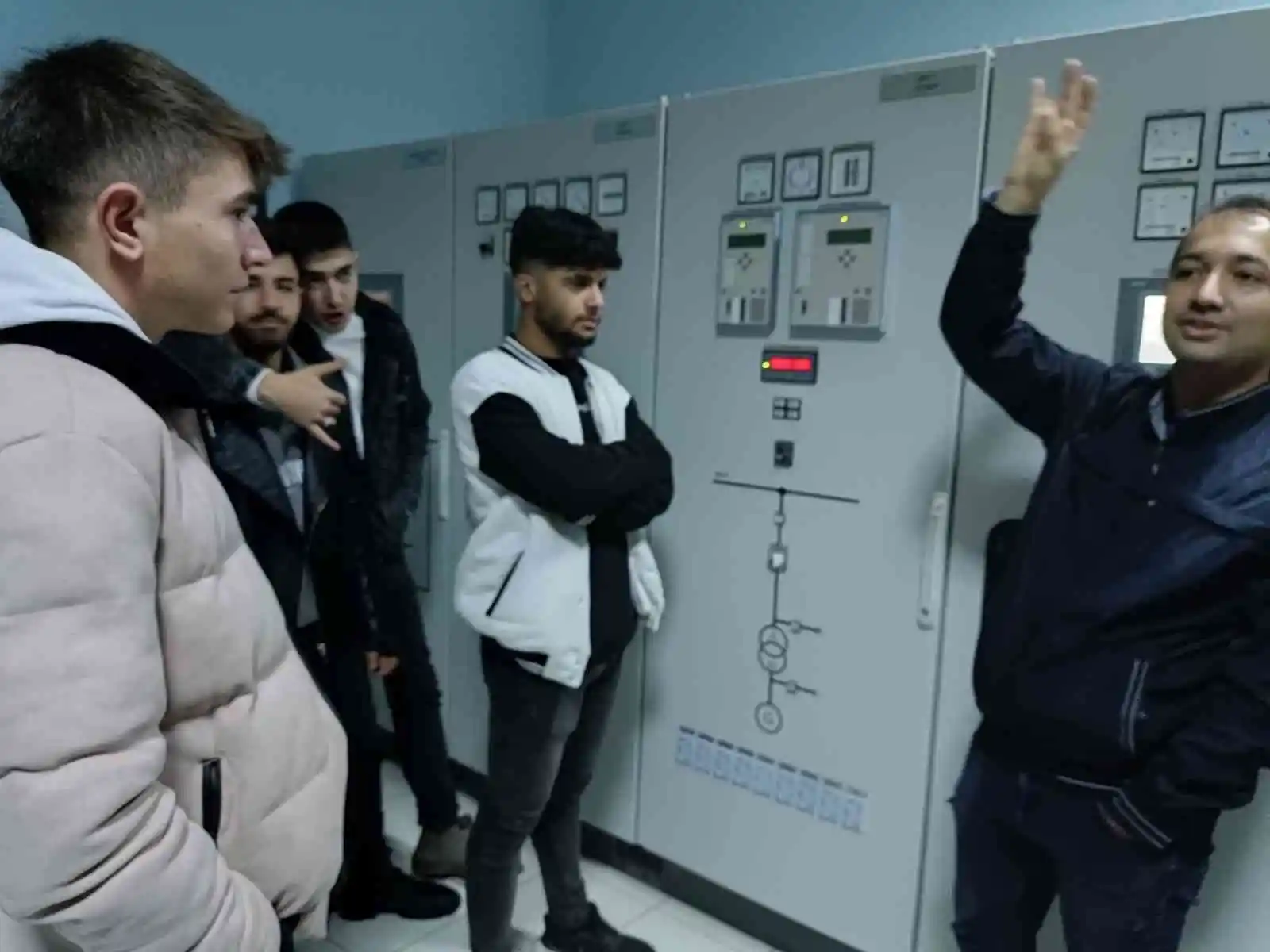 NEVÜ'lü öğrencilerden 'Elektrik Enerjisi Üretim' tesislerine teknik gezi
