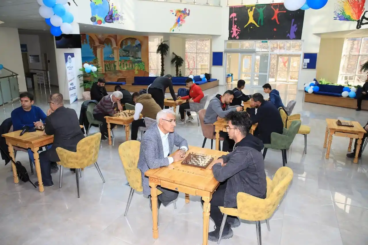 Önce öğrendiler sonra özel turnuvaya katıldılar