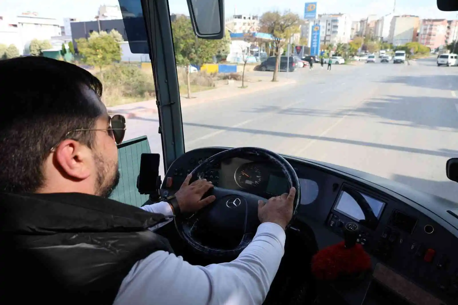 Otobüs kazalarının en önemli sebepleri uykusuzluk ve yol hipnozu