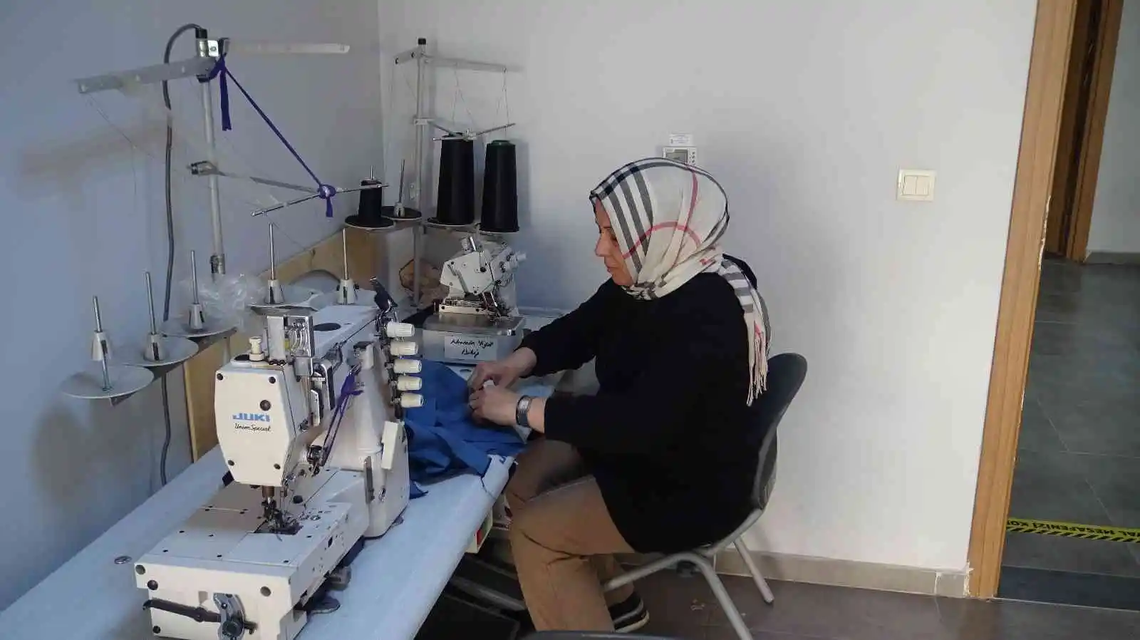 (Özel) Bursa’da kadınlar hem meslek öğreniyor, hem gelir elde ediyor