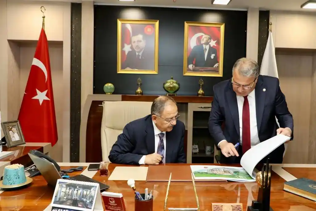 Özhaseki Başkan Çerçi ve ekibini kutladı