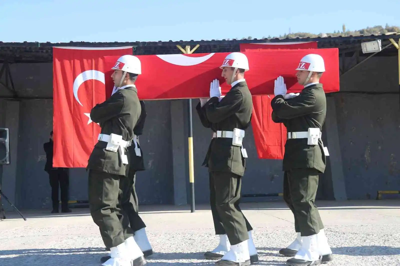 Pençe-Şimşek şehitleri son yolculuğuna uğurlandı
