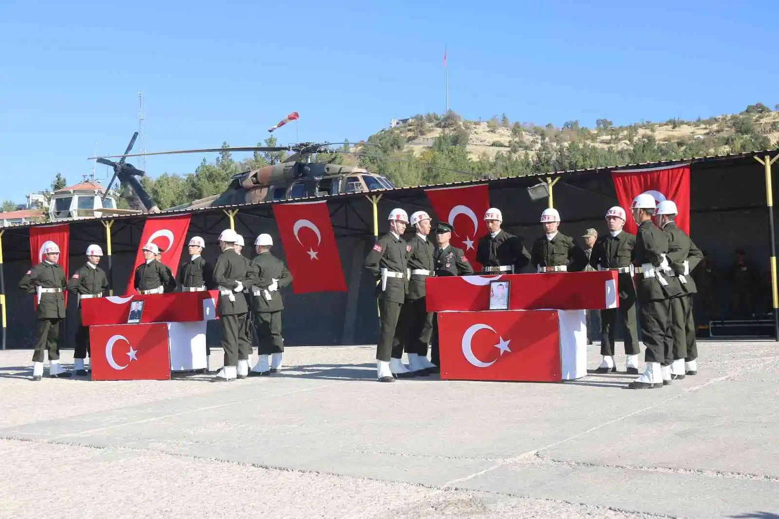 Pençe-Şimşek şehitleri son yolculuğuna uğurlandı
