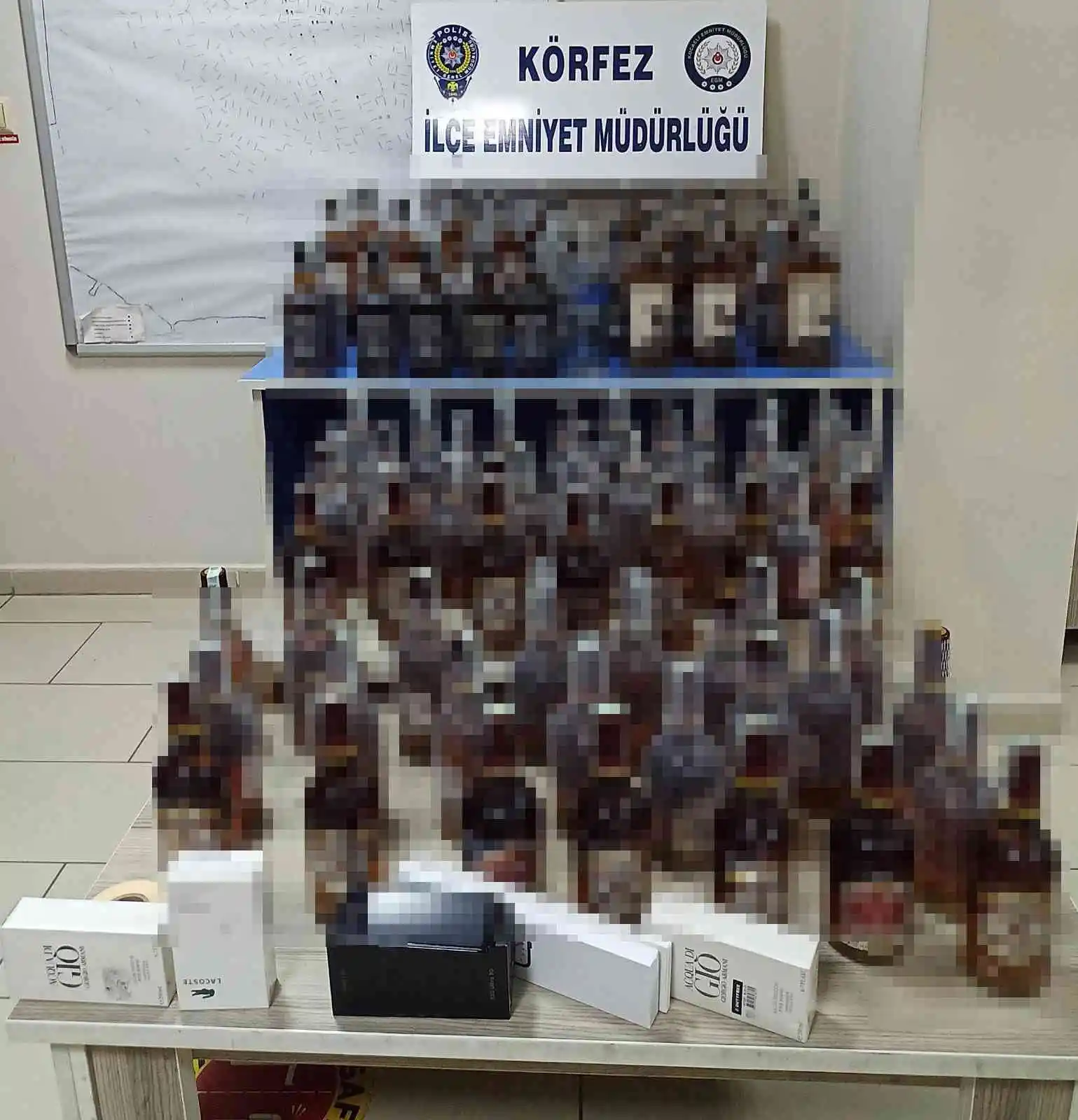 Polisin "Şok" uygulamasında 91 şişe kaçak alkol ele geçirildi