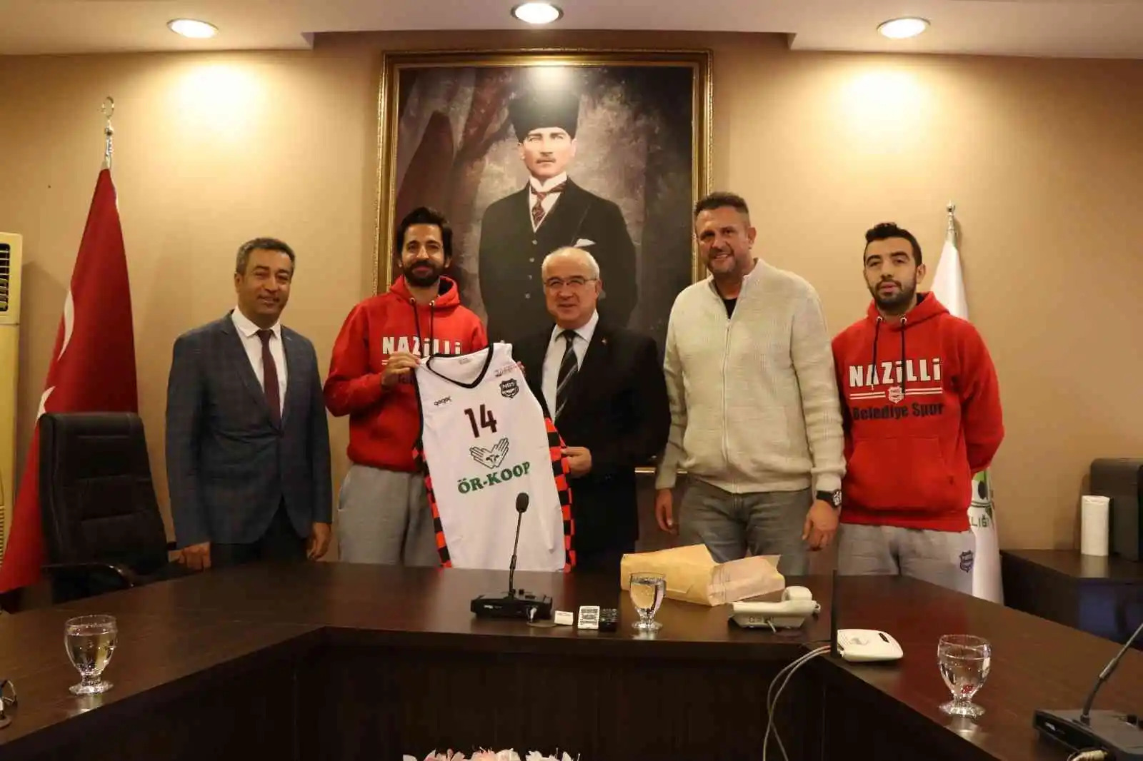 Potanın efeleri Kaymakam Arısoy’u maça davet etti
