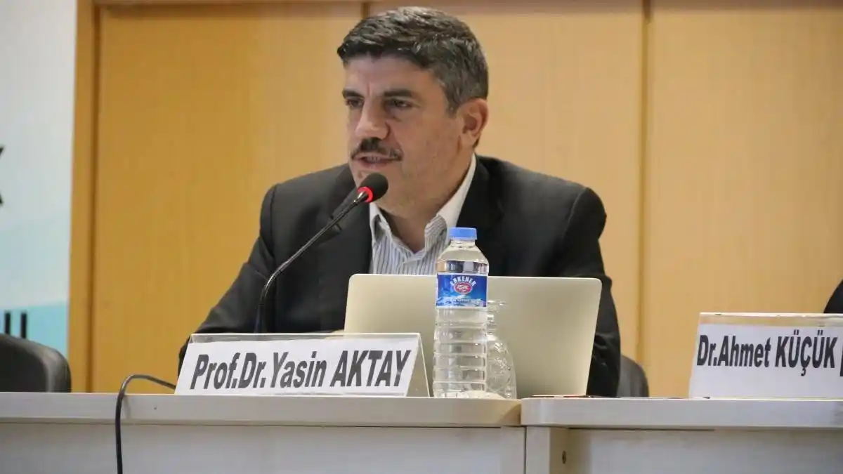 Profesör Aktay: " Türkiye büyüyen bir ülke, bu nedenle göç alıyor"
