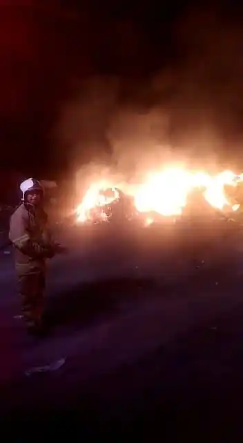 Ruhsatsız geri dönüşüm tesisinde yakılan ateş ekipleri harekete geçirdi