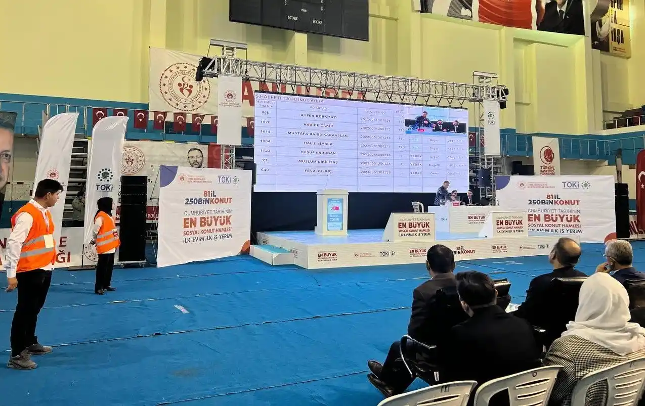 Şanlıurfa’da sosyal konut projesinde kura heyecanı yaşanıyor