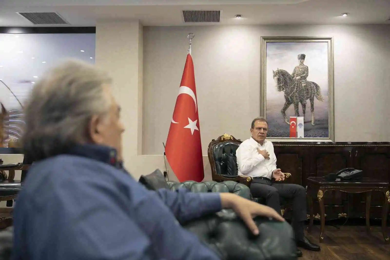 Seçer: