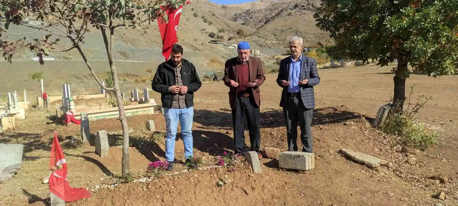 Şehit babalarından 12 Kasım Uzman Çavuşlar Günü’nde uzman çavuşlara pastalı kutlama