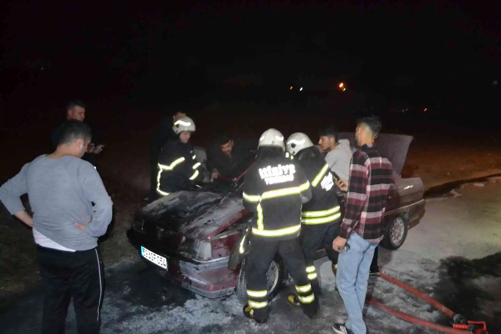 Seyir halindeki LPG'li otomobilde korkutan yangın
