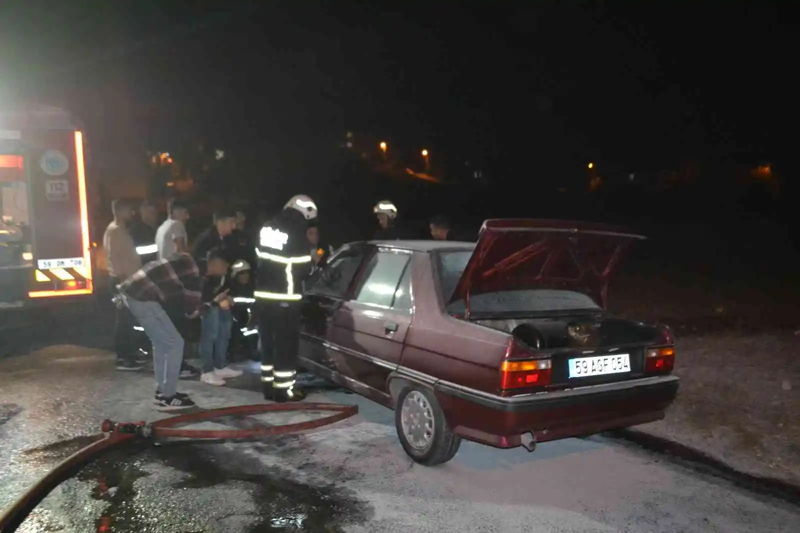 Seyir halindeki LPG’li otomobilde korkutan yangın
