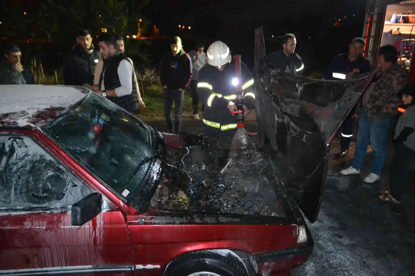 Seyir halindeki LPG’li otomobilde korkutan yangın
