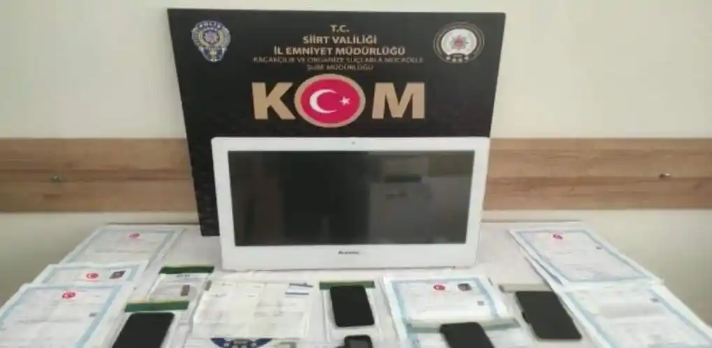 Siirt’te yakalanan tefecilerin evlerinde çok sayıda tapu ele geçirildi