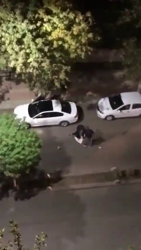 Siirt’te yol ortasında kadına şiddet kamerada
