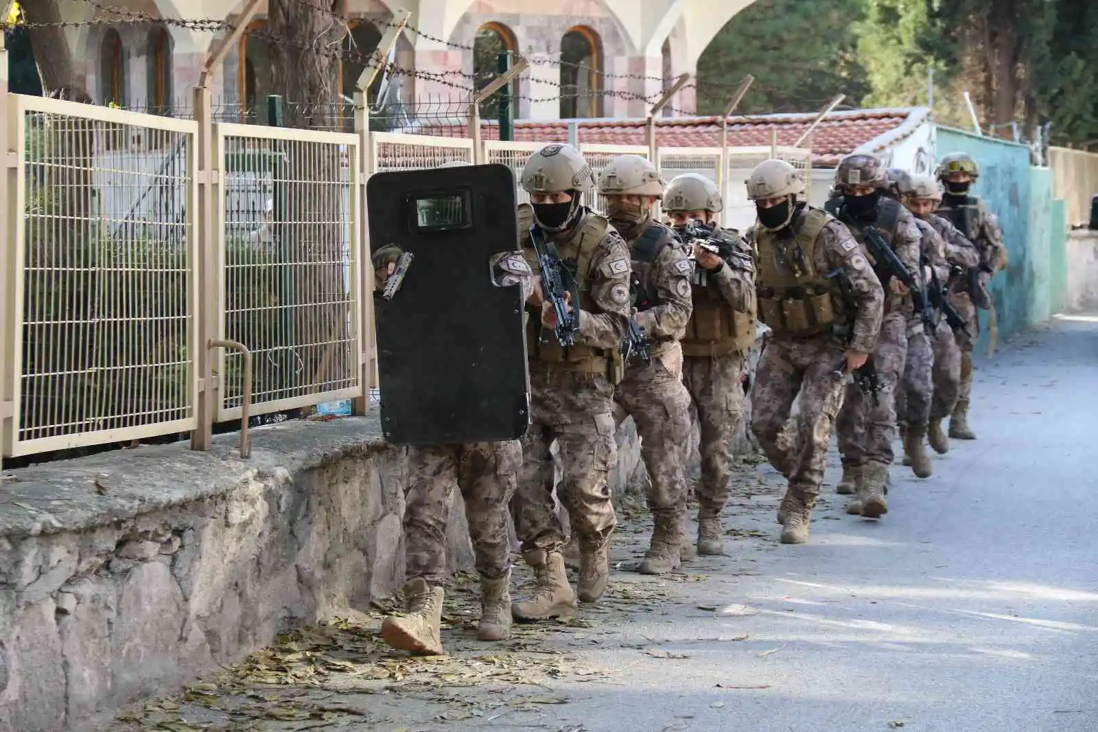 Sosyal medyadan bomba provokasyonu yaptığı iddia edilen şüpheli yakalandı
