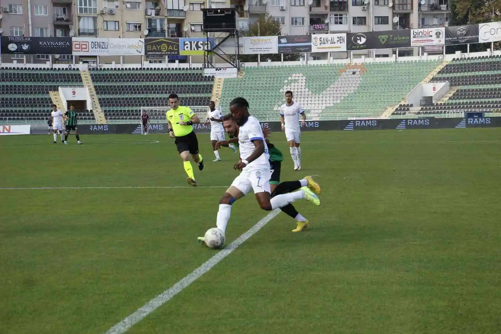 Spor Toto 1. Lig: Denizlispor: 4 - Tuzlaspor: 3
