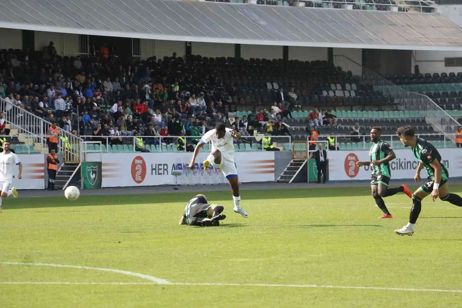 Spor Toto 1. Lig: Denizlispor: 4 - Tuzlaspor: 3
