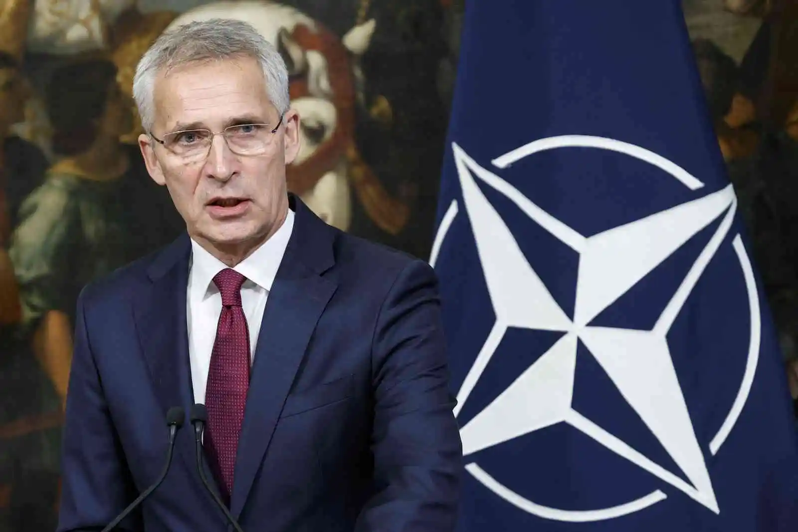 Stoltenberg: “Rusya ağır baskı altında”
