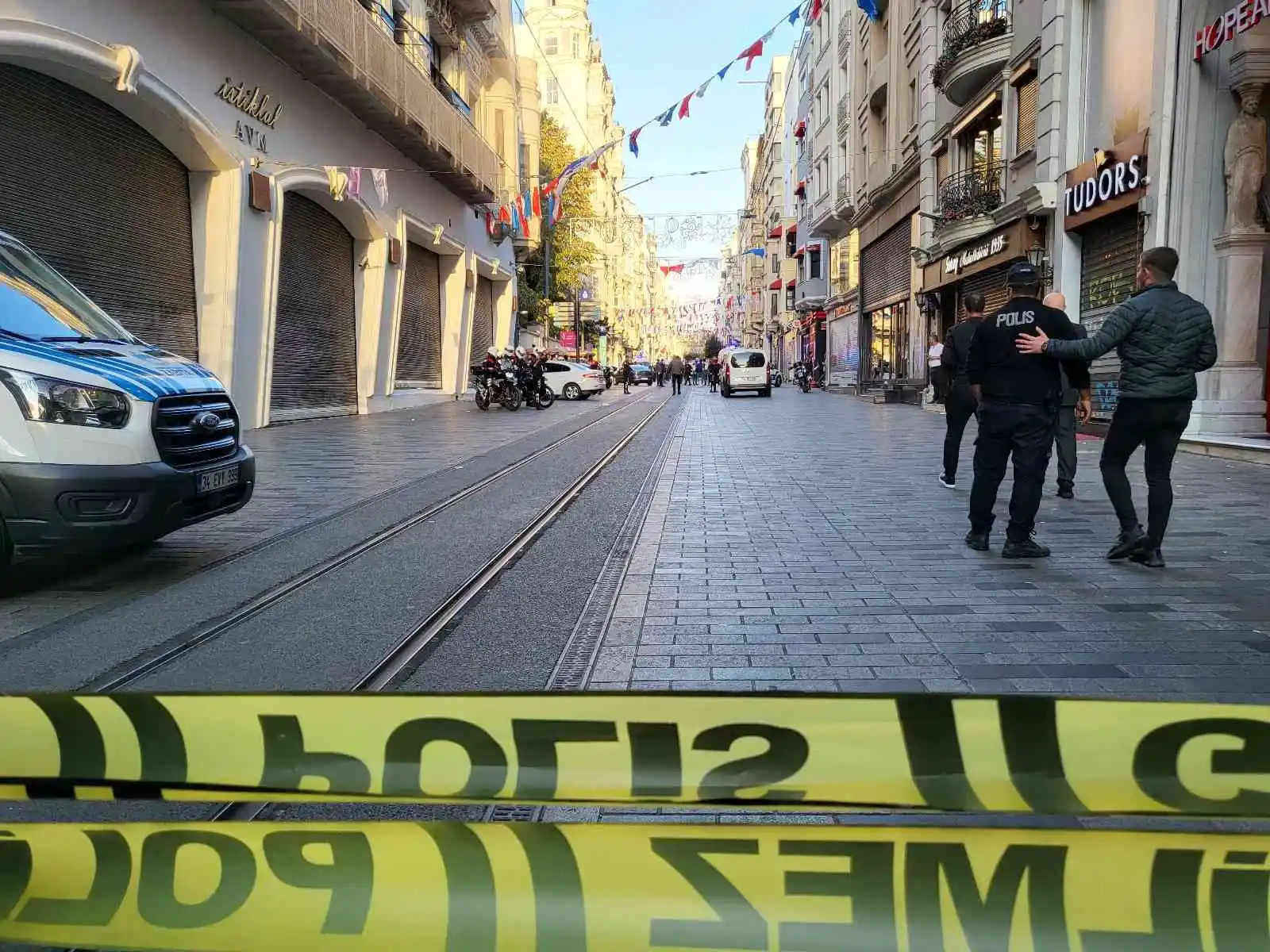 Taksim’de patlama meydana geldi