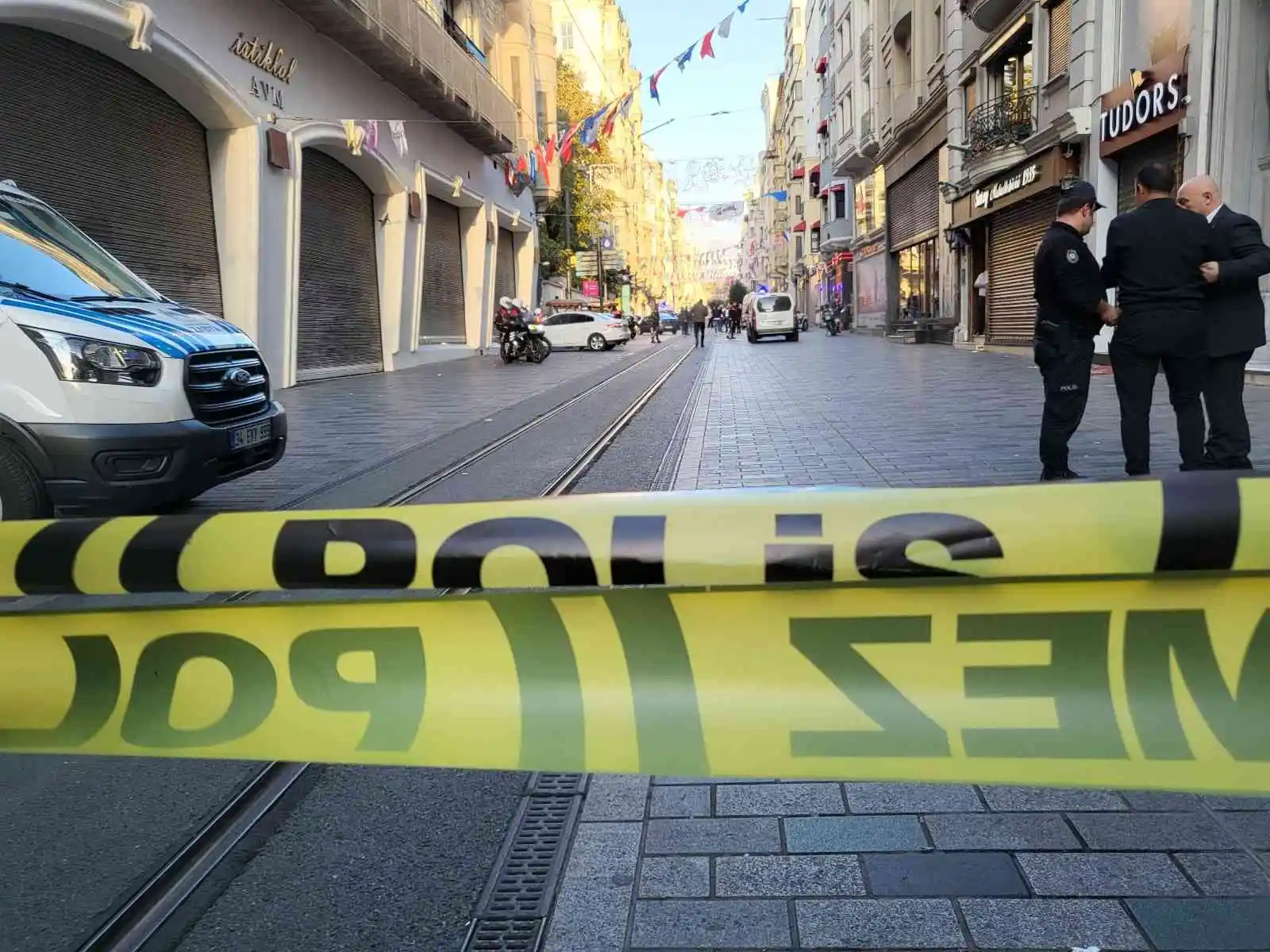 Taksim’de patlama meydana geldi