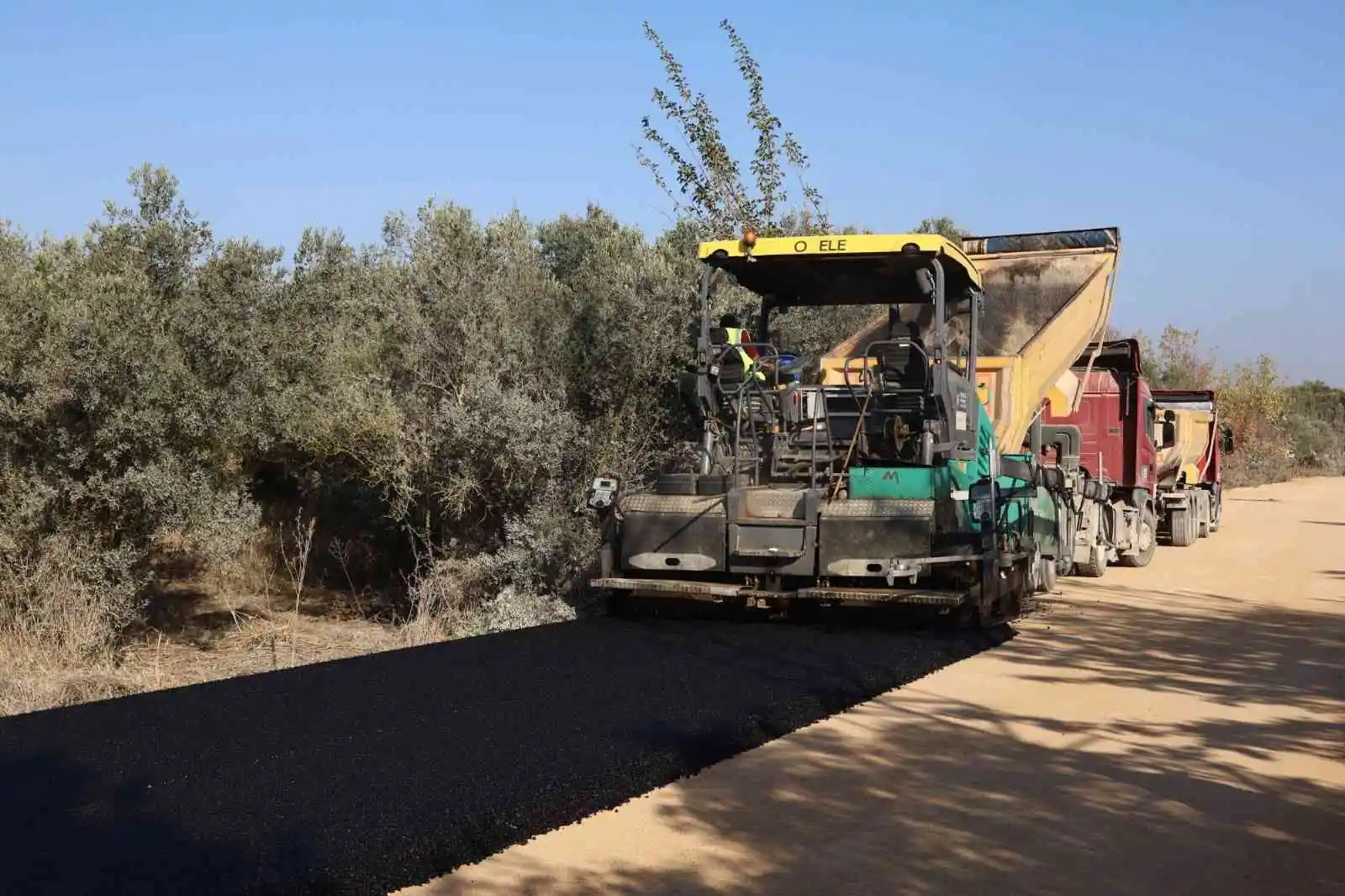 Tarihi Gölyazı yolu sil baştan yenileniyor
