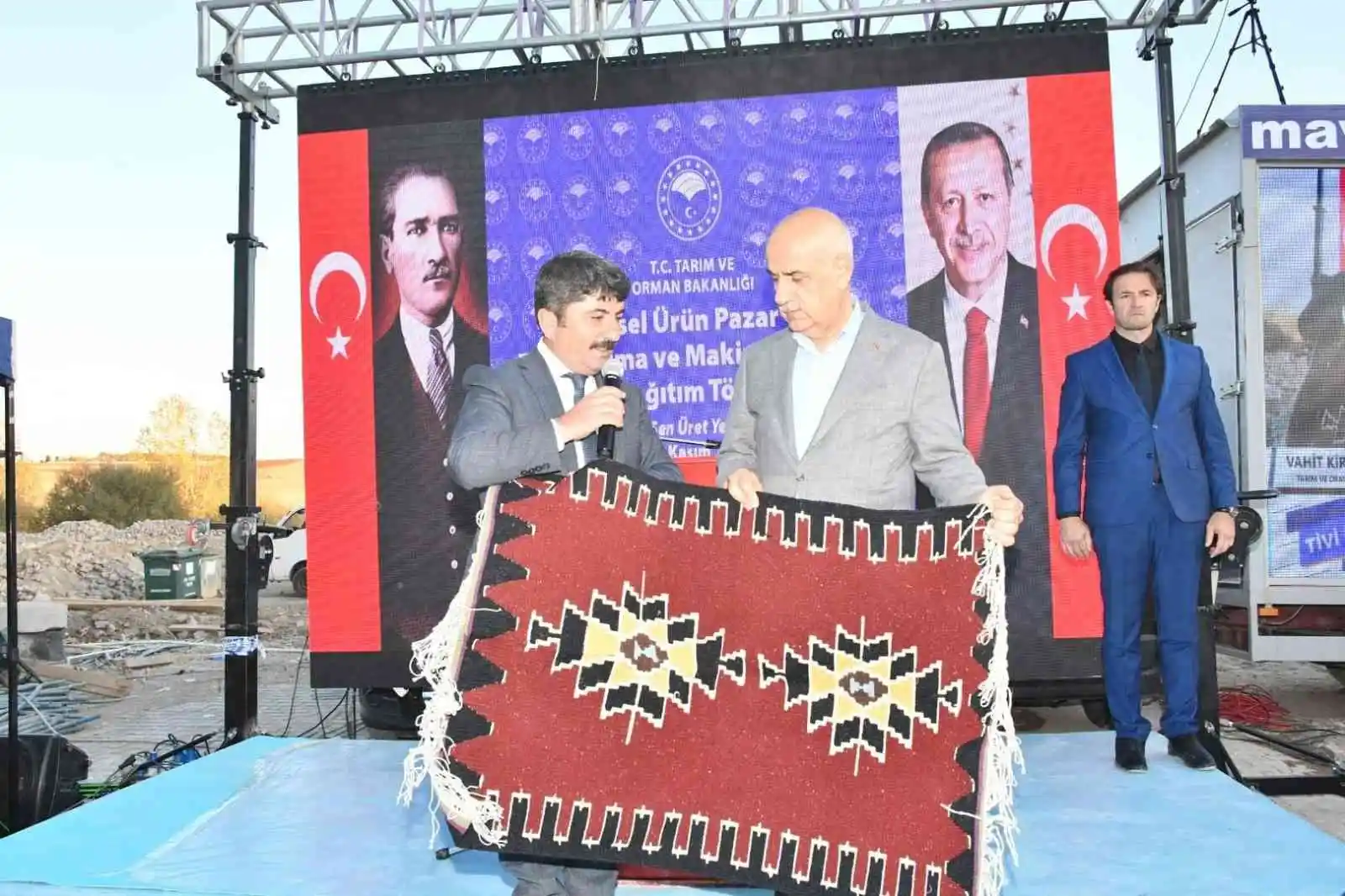 Tarım ve Orman Bakanı Prof. Dr. Vahit Kirişci Tufanbeyli’de temel atma törenine katıldı
