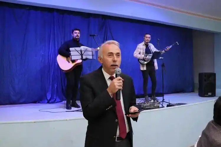 Taşova Belediyesi’nden öğretmenlere özel konser
