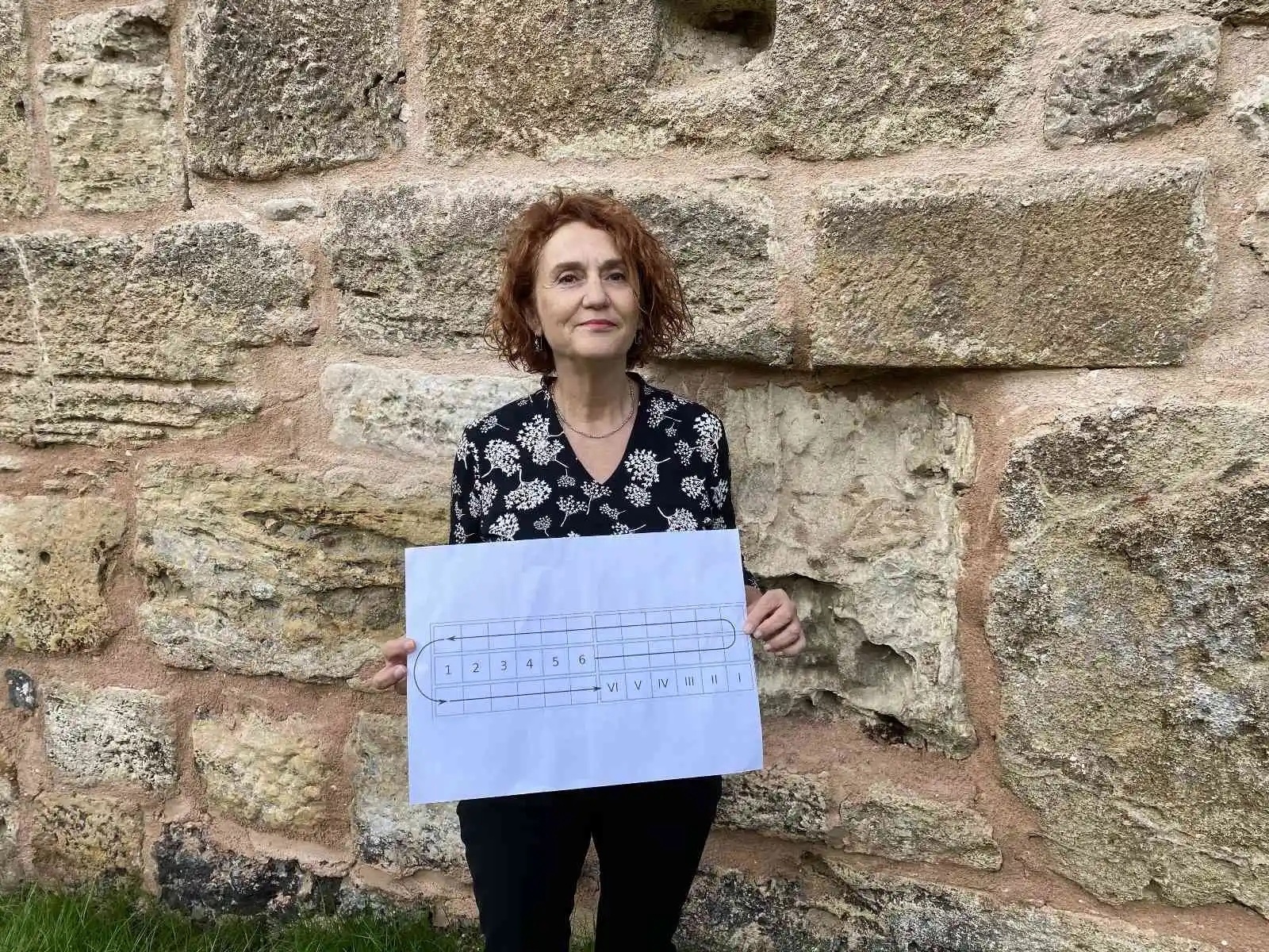 Tavlanın antik çağlardaki dedesi oyunun taş oyması Sinop surlarında gün yüzüne çıktı