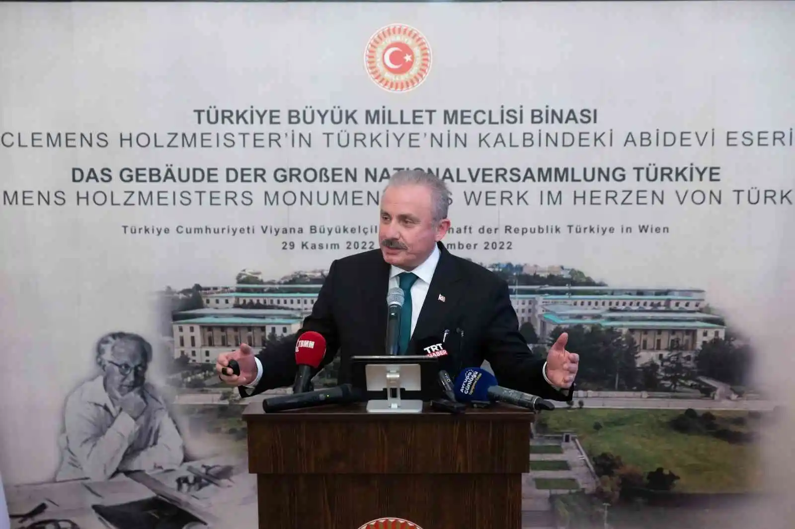 TBMM Başkanı Şentop, Viyana’da TBMM binasının yapımını anlatan serginin açılışını yaptı