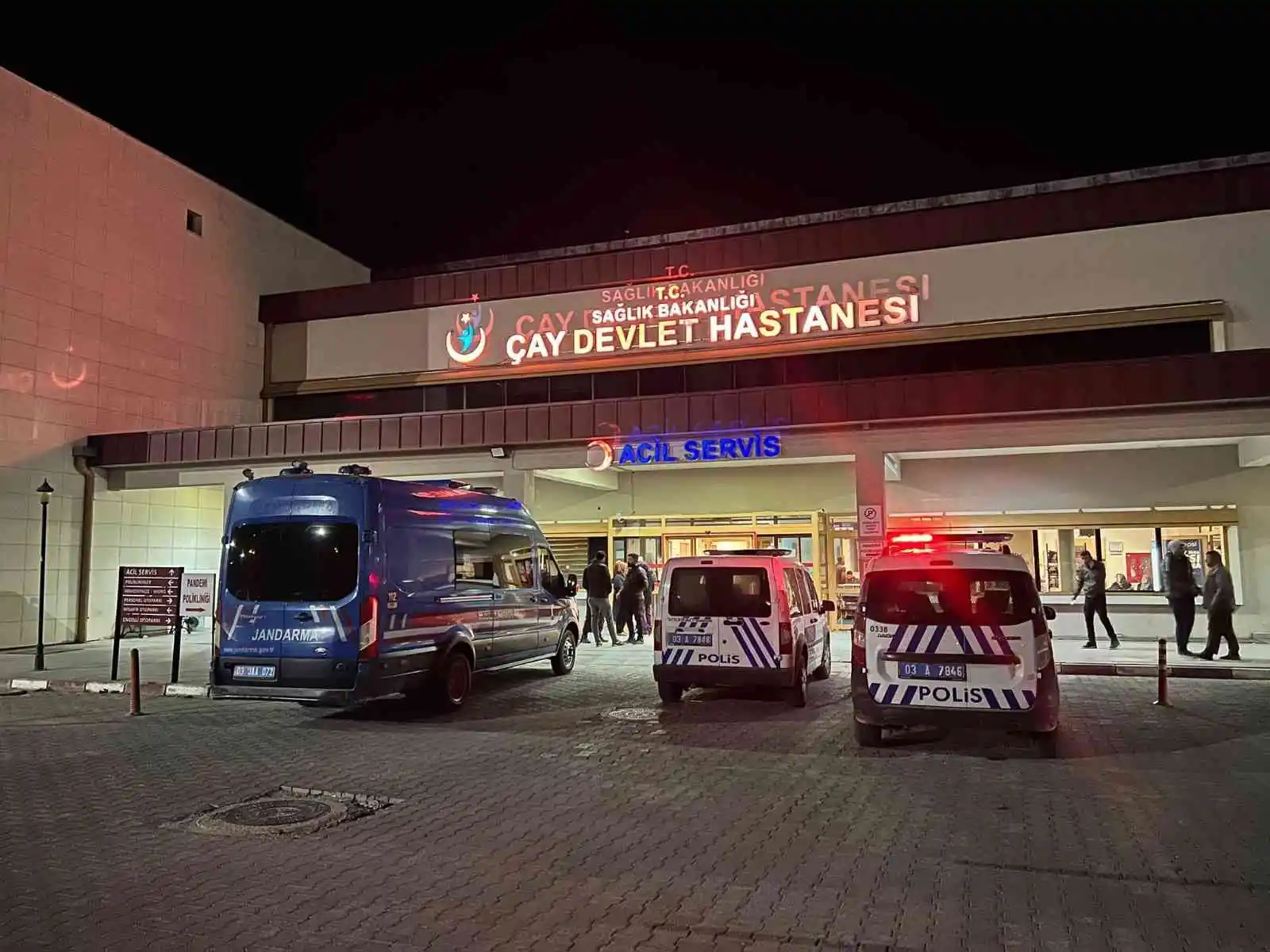 Tırın çadırını katlayan genç kepçenin altında kalarak hayatını kaybetti