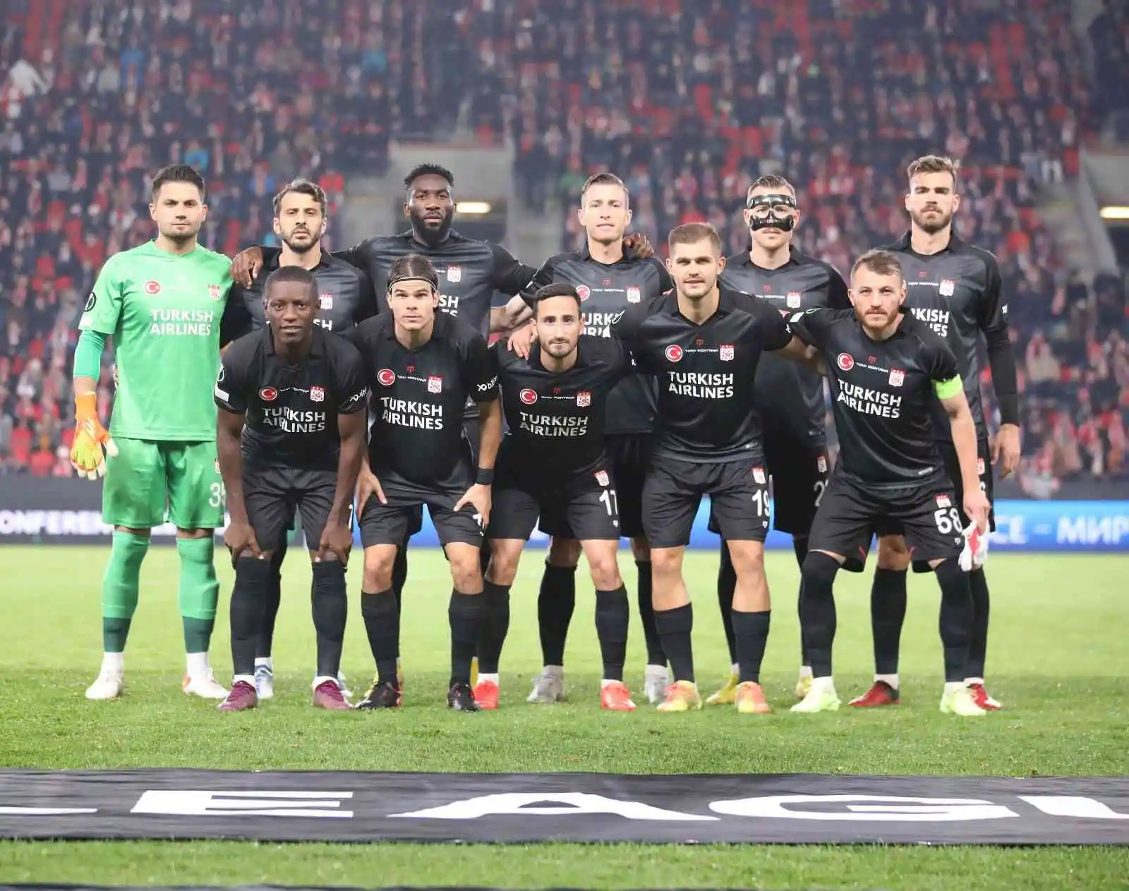 UEFA Avrupa Konferans Ligi: Slavia Prag: 0 - Sivasspor: 1 (İlk yarı)
