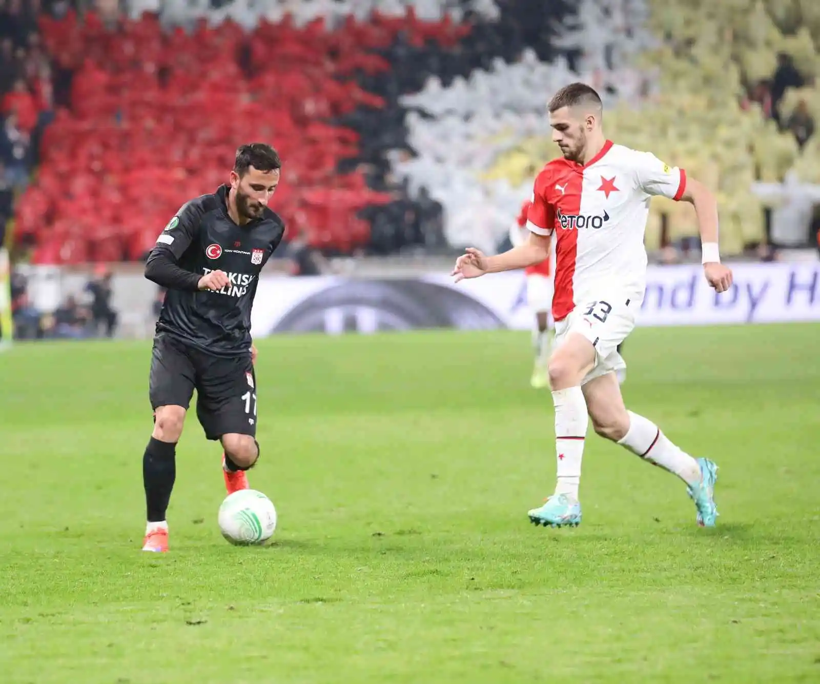 UEFA Avrupa Konferans Ligi: Slavia Prag: 1 - Sivasspor: 1 (Maç sonucu)
