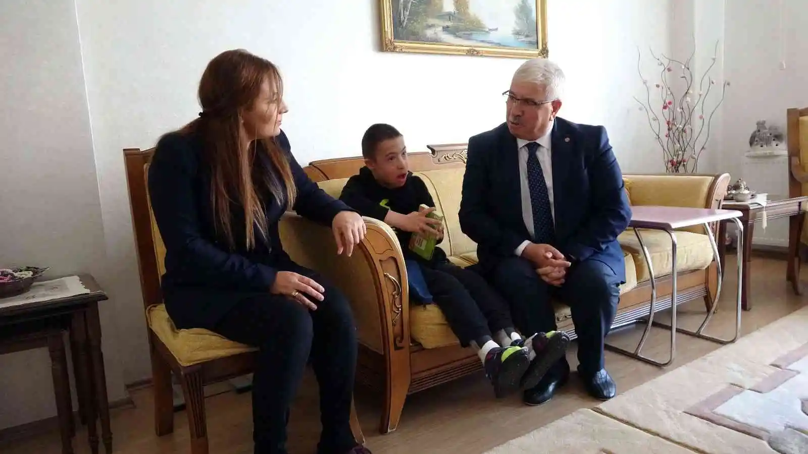Ümmügülsüm öğretmen özel öğrencisinin hayatına ışık saçıyor