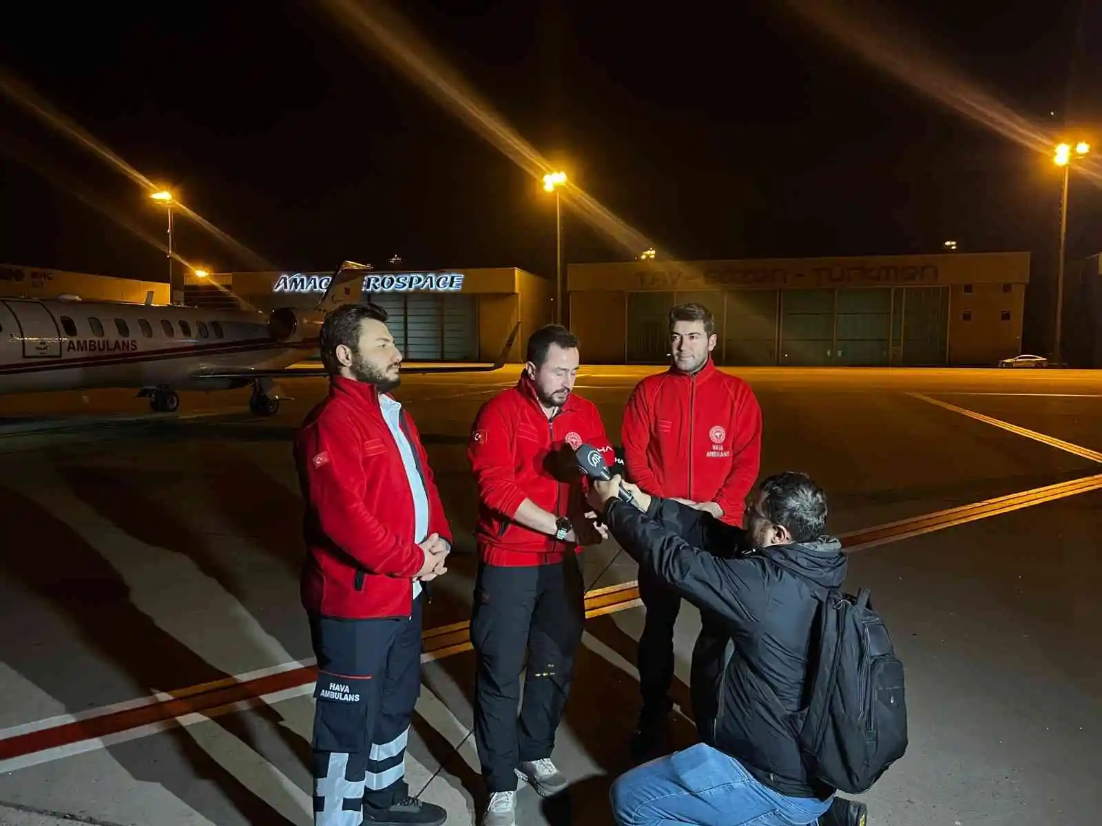Umre’de rahatsızlanan 2 Türk vatandaşı ambulans uçakla Türkiye’ye getirildi